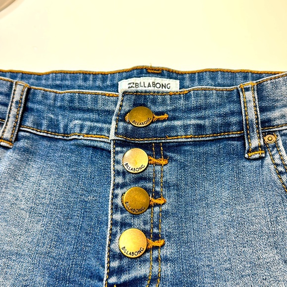 Billabong shorts never worn - Picture 3 of 4